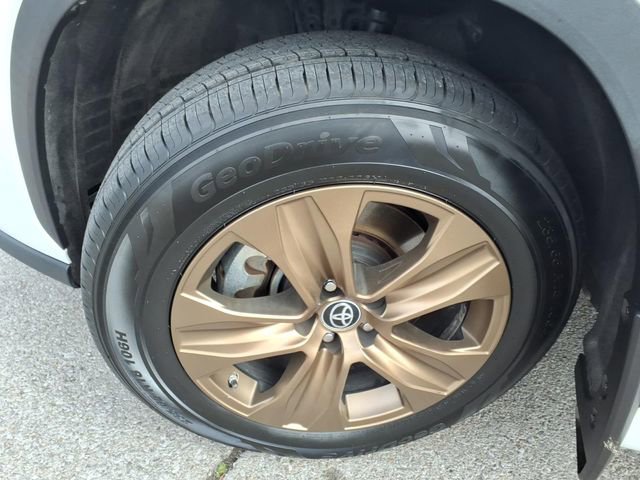 Used 2022 Toyota Highlander Bronze Edition image 22