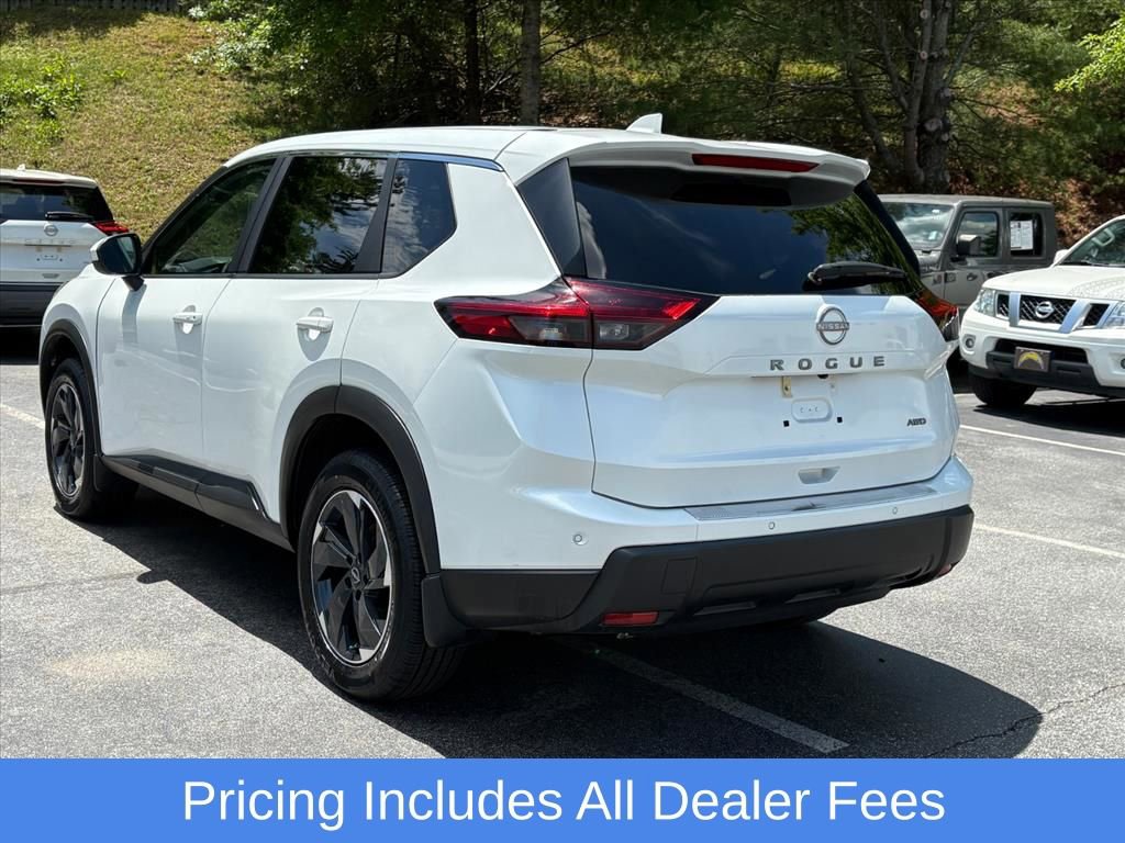 Used 2025 Nissan Rogue SV AWD/4WD image 6