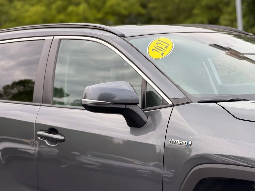 Used 2021 Toyota RAV4 XLE Premium AWD/4WD image 7