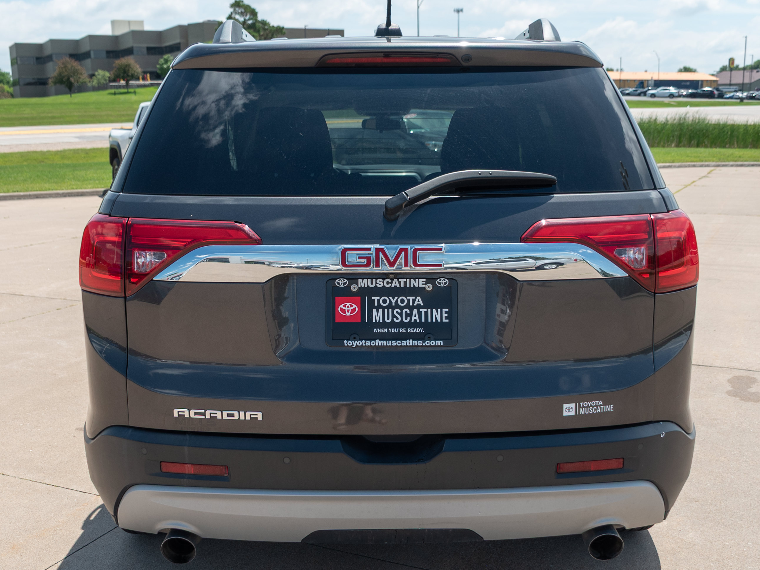 Used 2017 GMC Acadia SLE w/ Driver Alert Package I FWD image 22