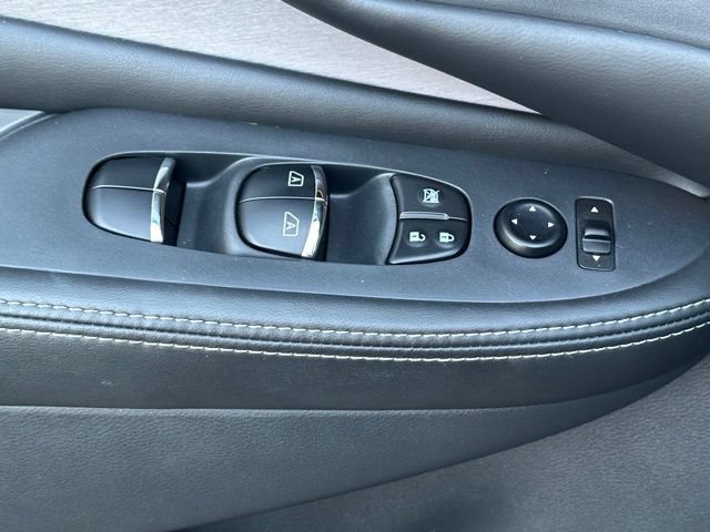 Used 2020 Nissan Murano SL w/ Moonroof Package AWD/4WD image 21