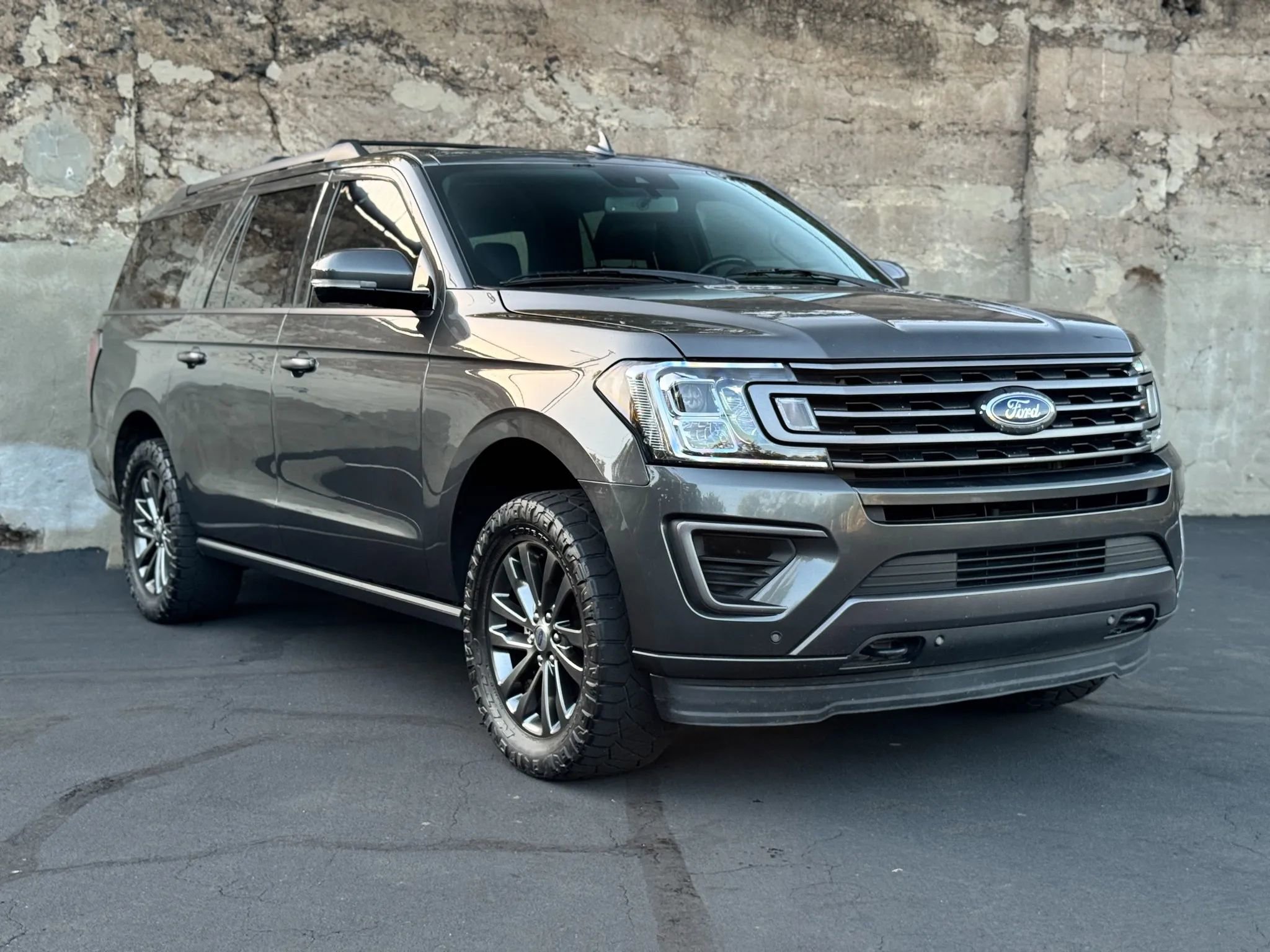 Used 2020 Ford Expedition Max Limited image 3