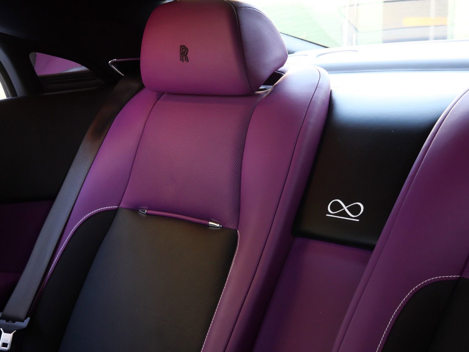 Used 2018 Rolls-Royce Wraith RWD image 19
