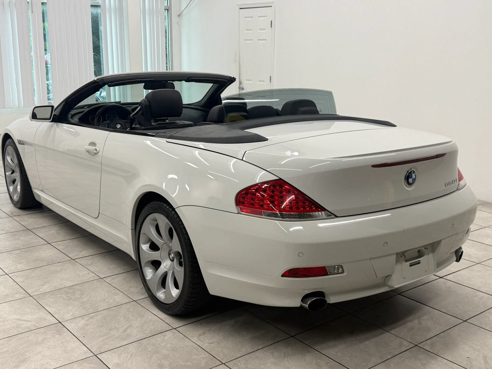 Used 2007 BMW 650i Convertible RWD image 7