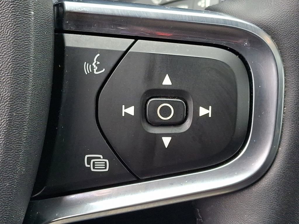 Used 2022 Volvo XC40 P8 Recharge Ultimate image 27