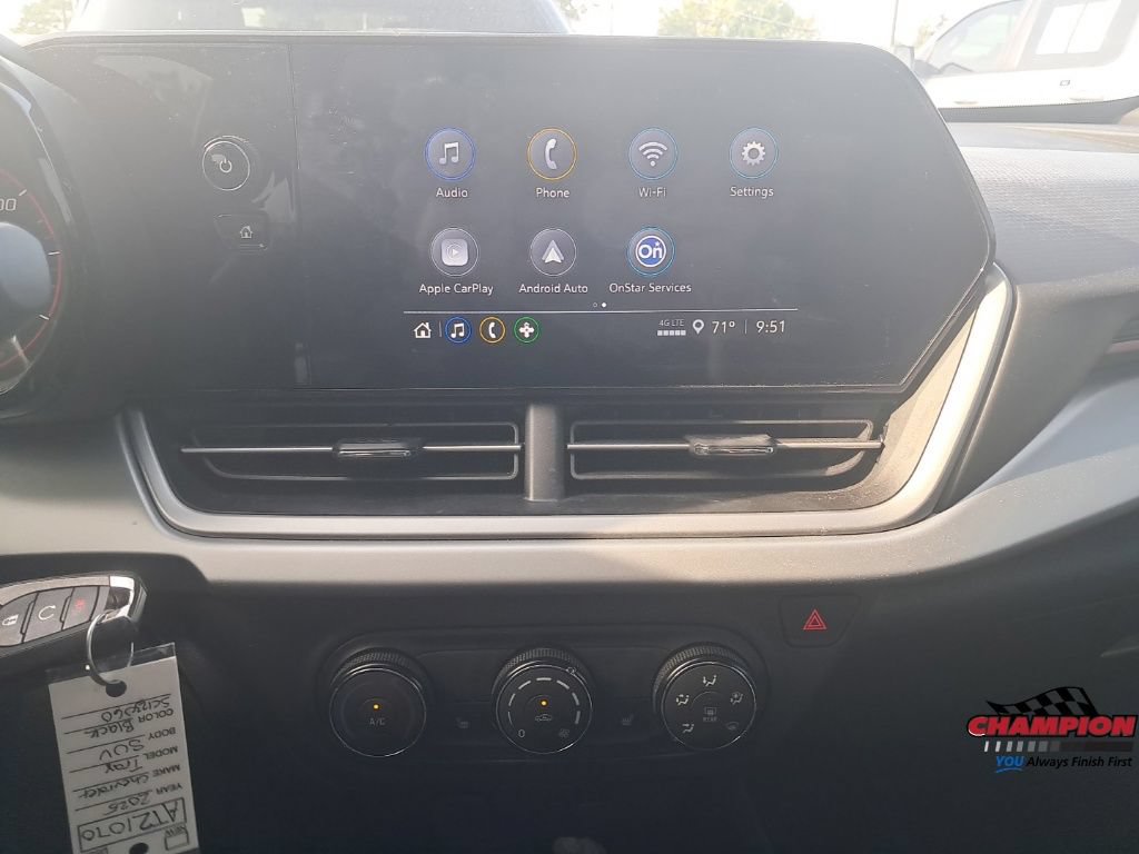 Used 2025 Chevrolet Trax RS w/ Driver Confidence Package FWD image 19