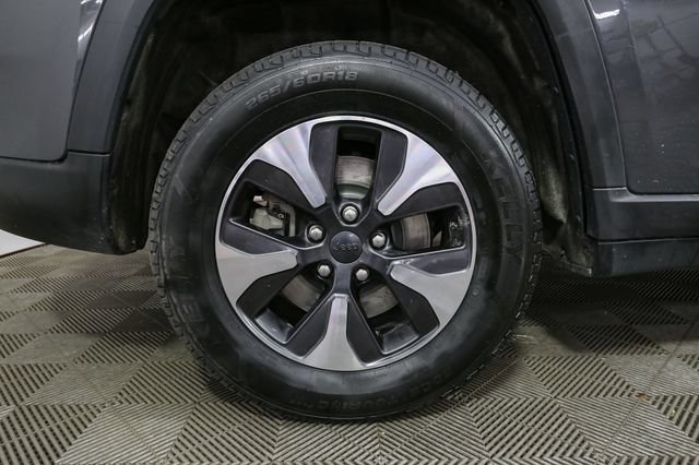 Used 2023 Jeep Grand Cherokee 4WD 4xe image 16