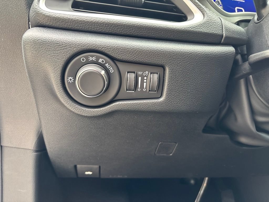 New 2027 Chrysler Pacifica Select FWD image 57