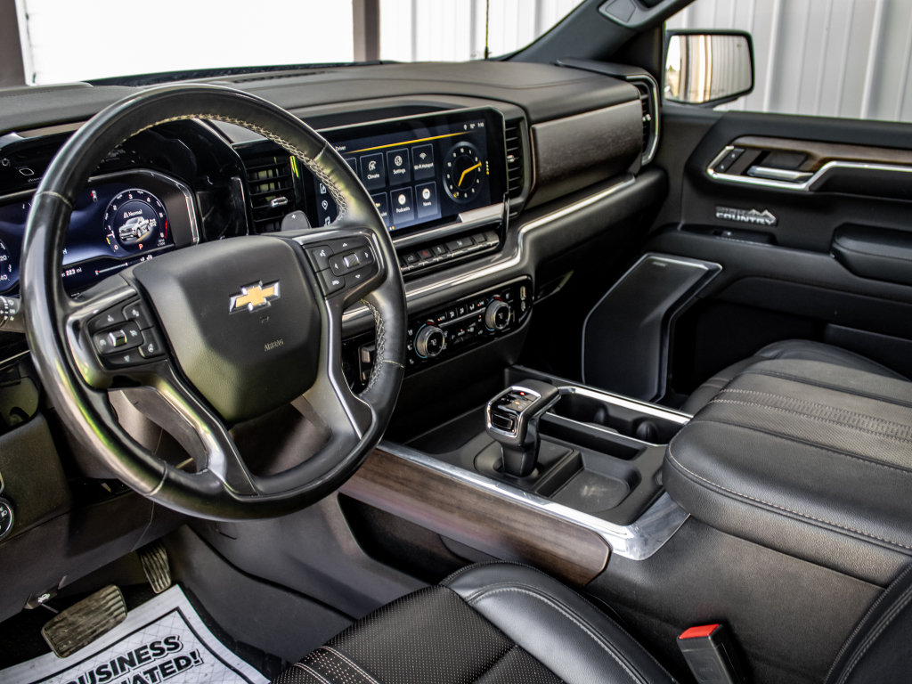 Used 2024 Chevrolet Silverado 1500 High Country w/ High Country Premium Package AWD/4WD image 25