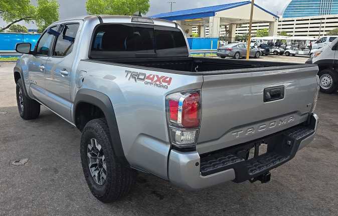 Used 2023 Toyota Tacoma TRD Off-Road w/ Technology Package AWD/4WD image 4
