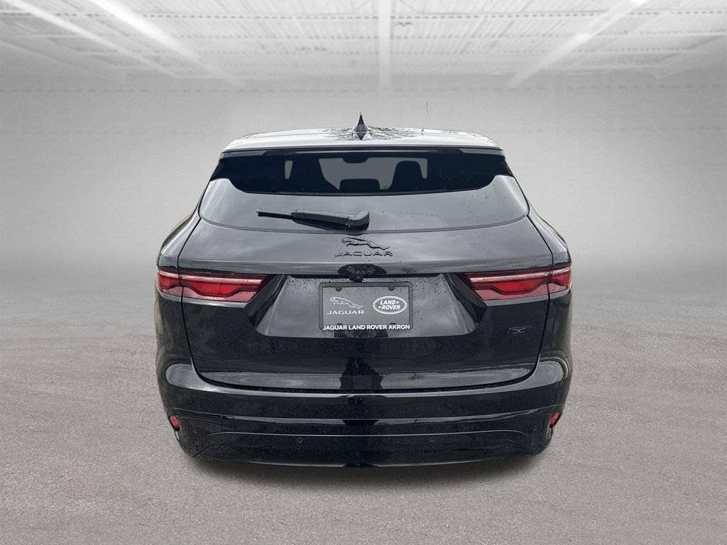 Certified 2026 Jaguar F-PACE R-Dynamic S AWD/4WD image 8