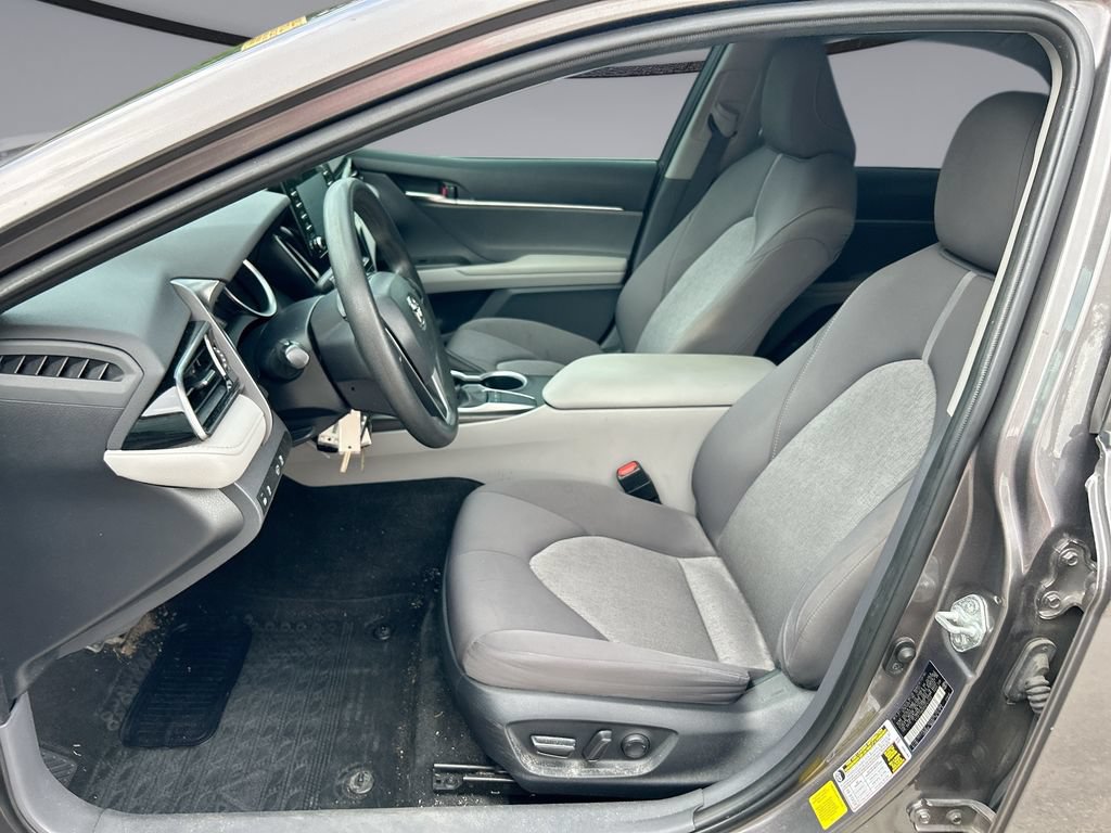 Used 2023 Toyota Camry LE FWD image 11