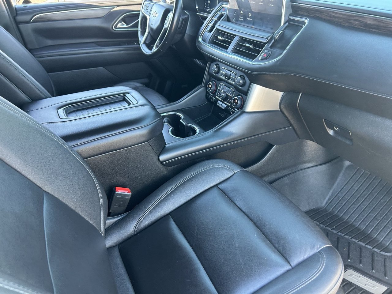 Used 2022 Chevrolet Tahoe LT w/ Luxury Package AWD/4WD image 13