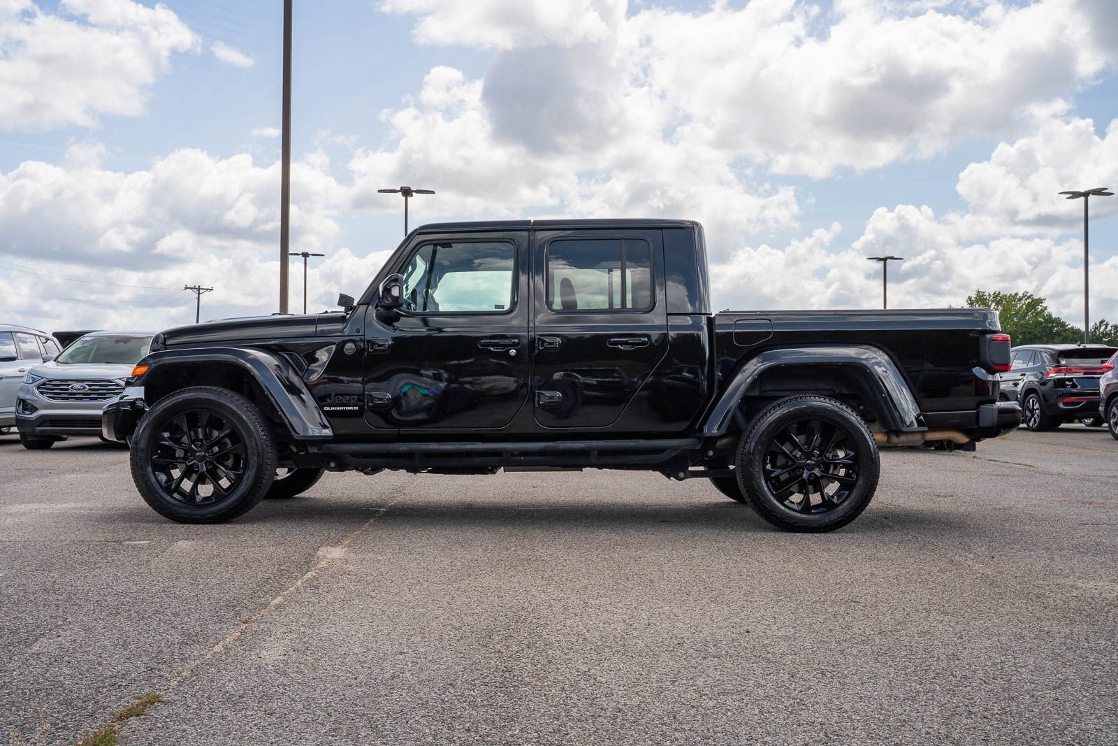 Used 2023 Jeep Gladiator Overland AWD/4WD image 4