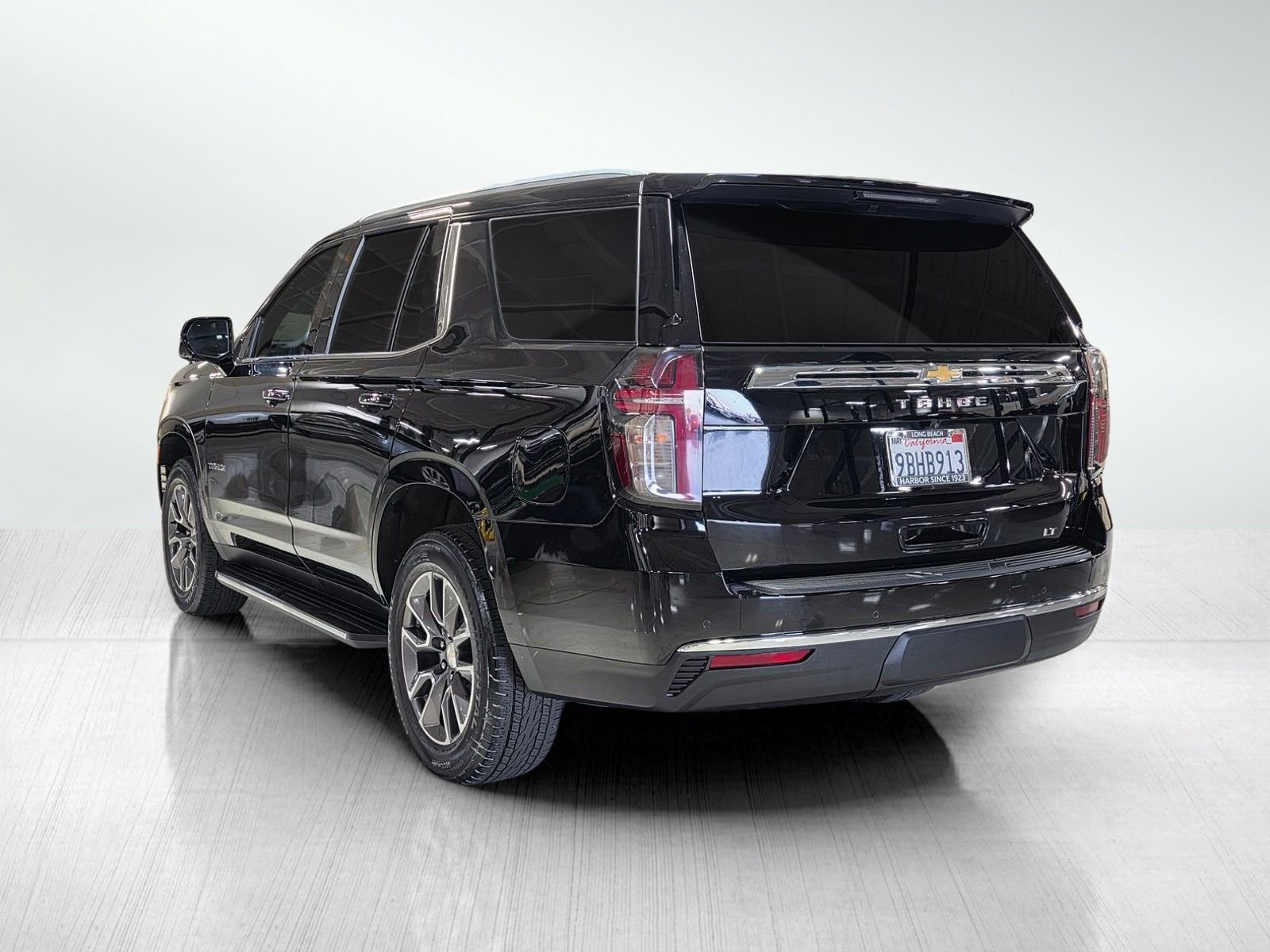Used 2022 Chevrolet Tahoe LT w/ Luxury Package image 5