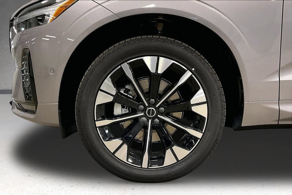 New 2026 Volvo XC60 B5 Plus w/ Protection Package Premier AWD/4WD image 13
