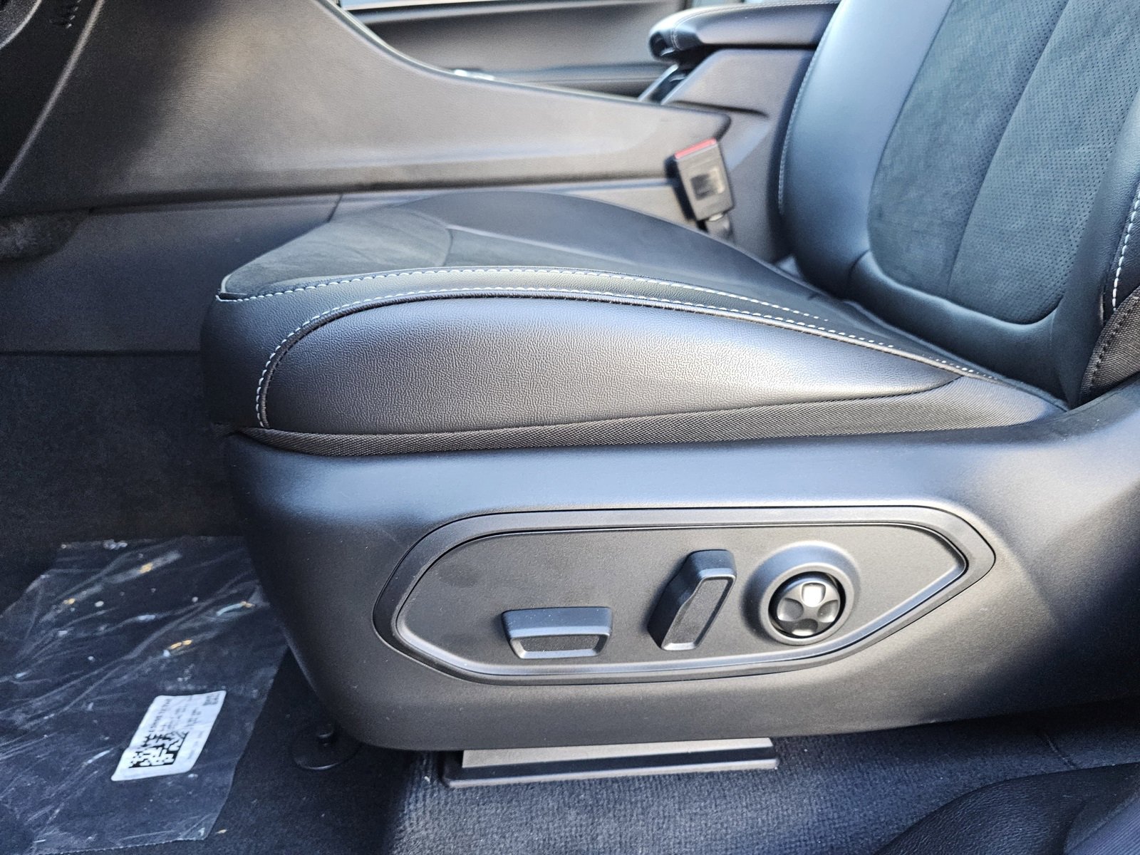 New 2025 Jeep Grand Cherokee L Altitude image 22