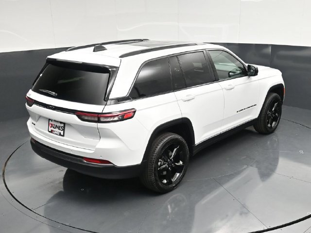 New 2027 Jeep Grand Cherokee Limited w/ Limited Altitude Package AWD/4WD image 48