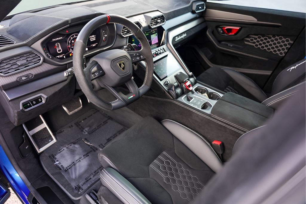 Used 2024 Lamborghini Urus Performante AWD/4WD image 15