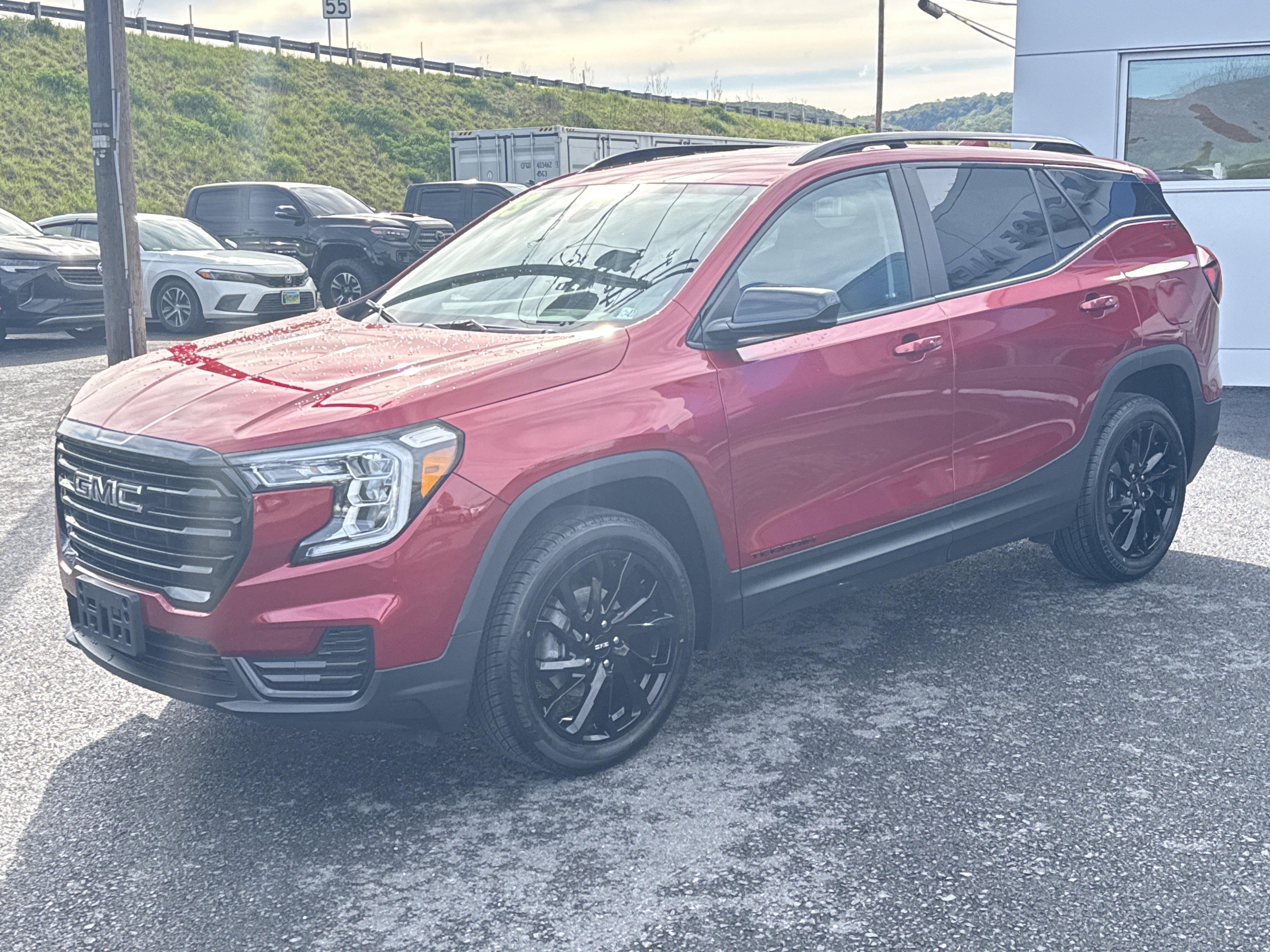 Used 2023 GMC Terrain SLE w/ Driver Convenience Package AWD/4WD image 9