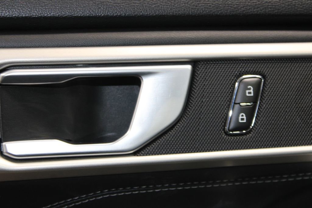 Used 2023 Ford Explorer XLT w/ Equipment Group 202A image 41