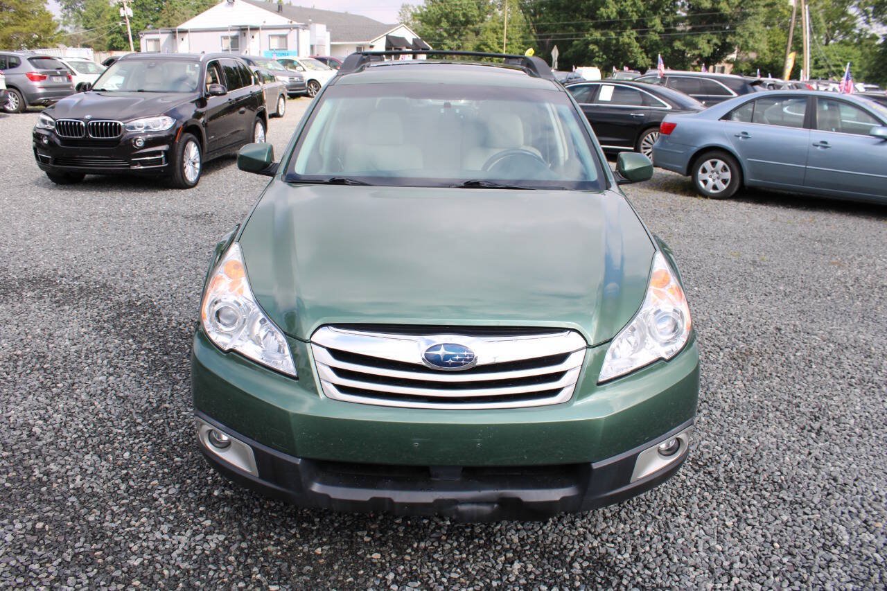 Used 2011 Subaru Outback 2.5i Limited AWD/4WD image 3