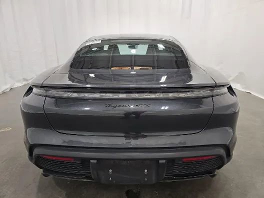 Used 2022 Porsche Taycan GTS image 5