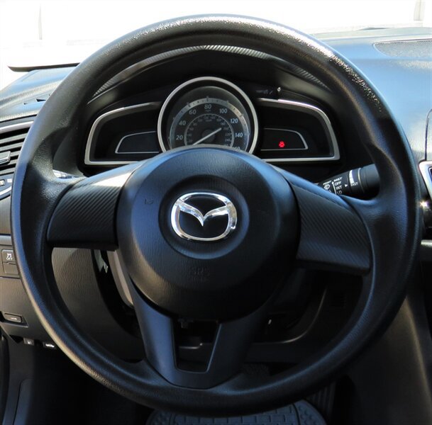 Used 2015 MAZDA MAZDA3 i SV FWD image 14