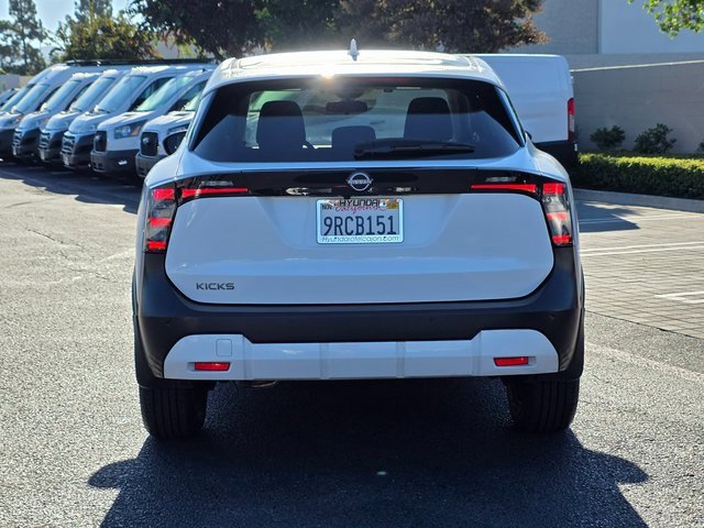 Used 2025 Nissan Kicks SV w/ Illumination Package image 6
