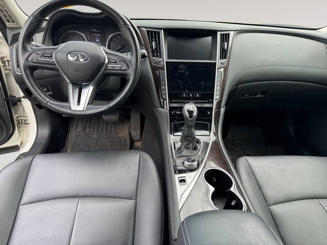 Used 2018 INFINITI Q50 Luxe w/ Essential Package (3.0T Luxe) AWD/4WD image 10