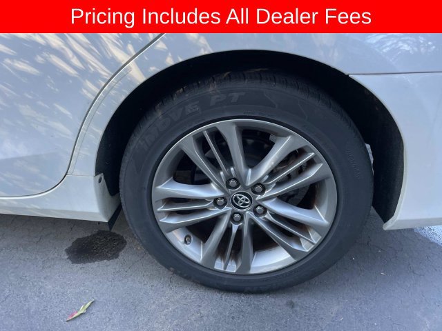 Used 2015 Toyota Camry SE FWD image 3