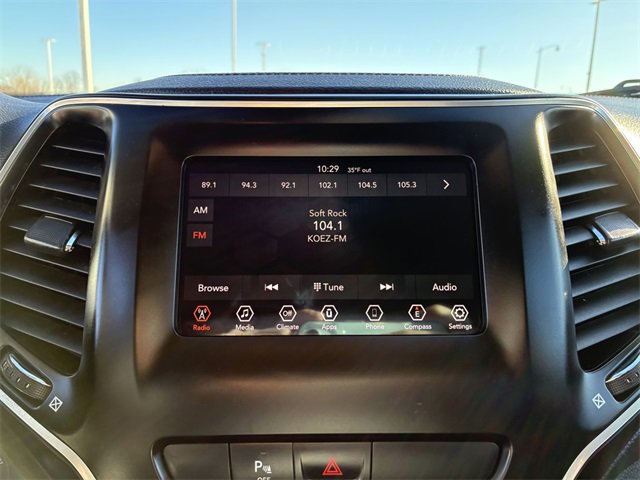 Used 2019 Jeep Cherokee Latitude w/ Popular Appearance Group image 24