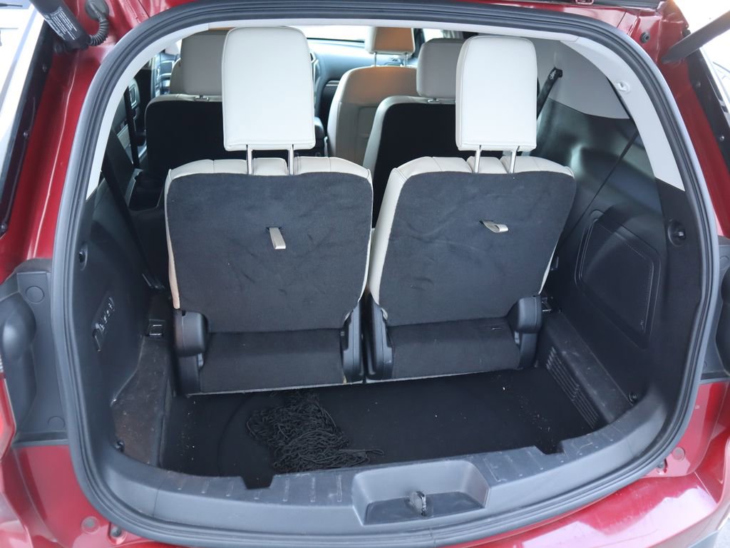Used 2017 Ford Explorer Platinum image 12