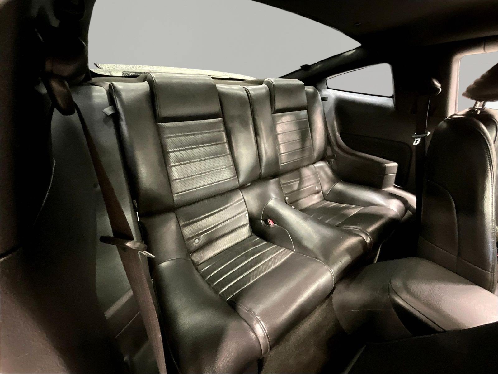 Used 2005 Ford Mustang GT RWD image 21