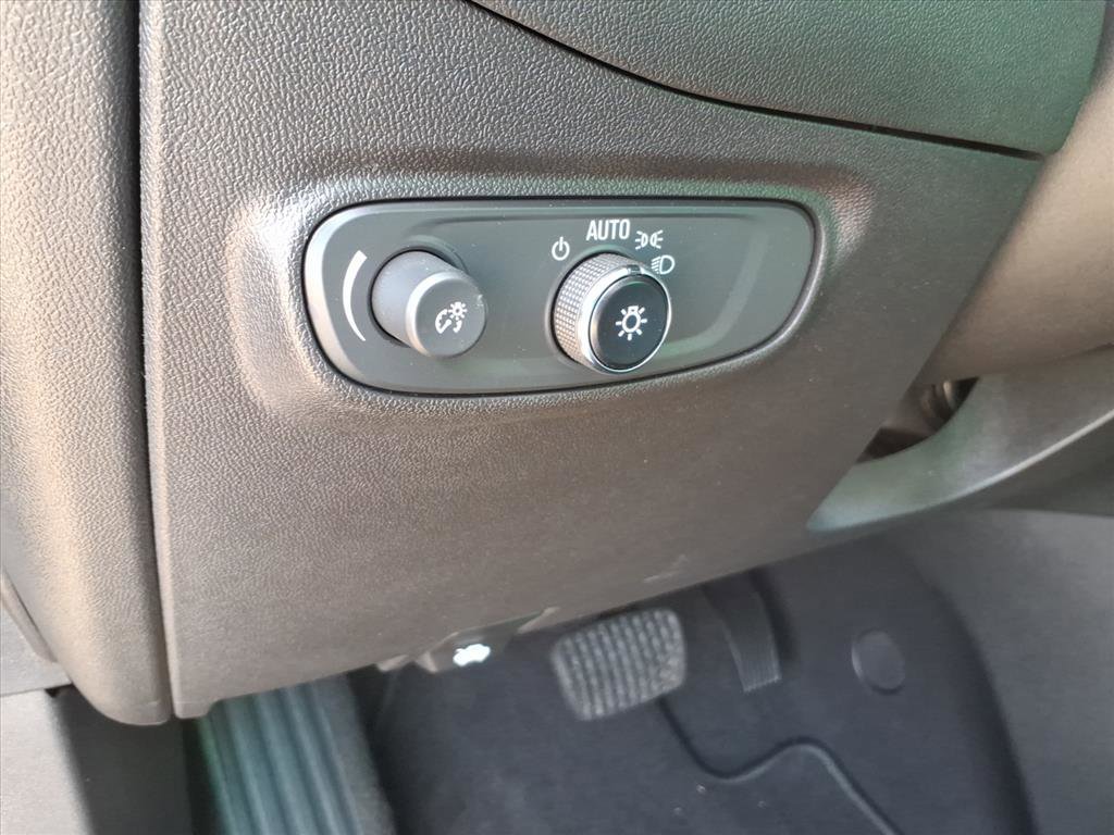 Used 2024 Chevrolet Equinox LT FWD image 23