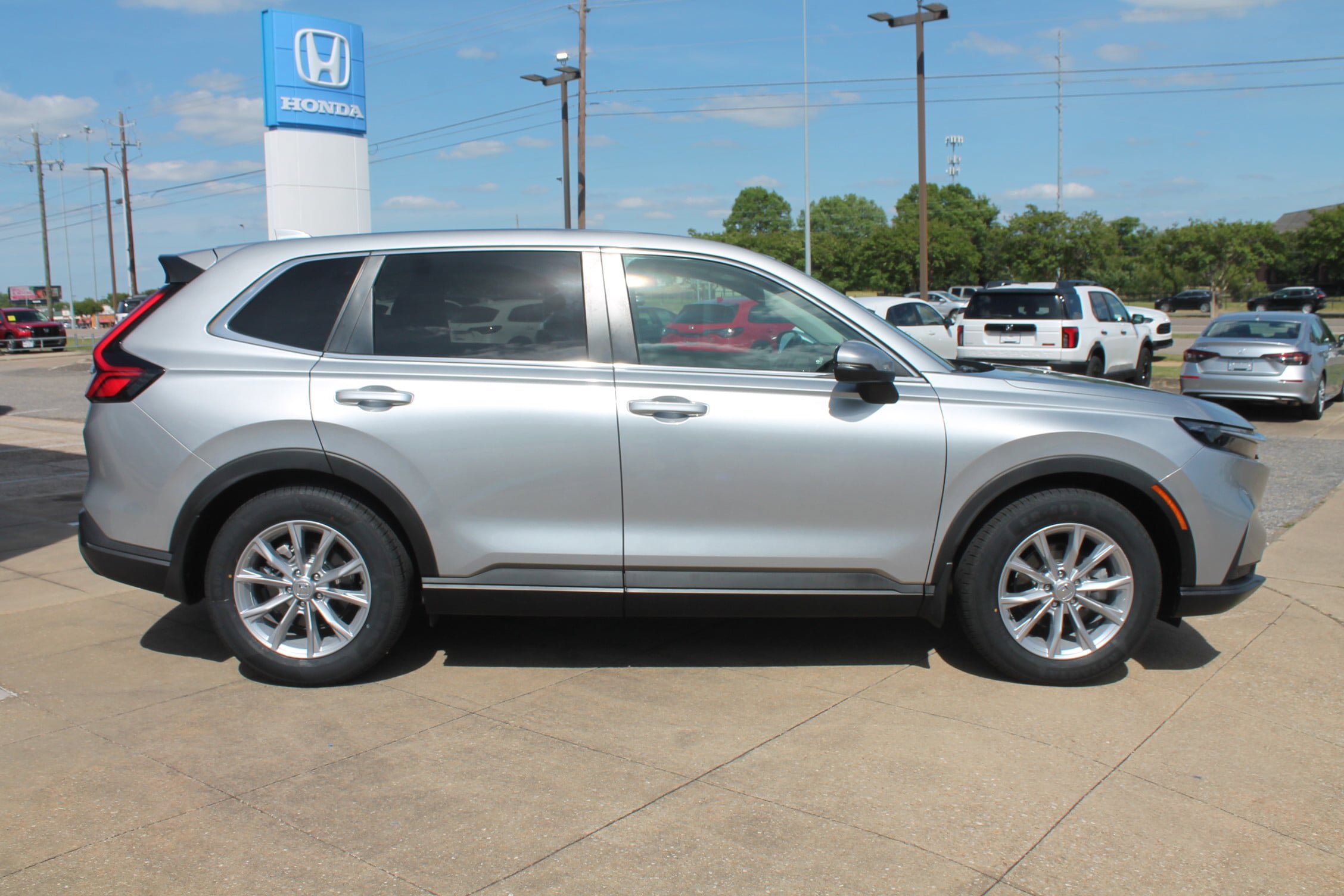 Used 2023 Honda CR-V EX-L image 4