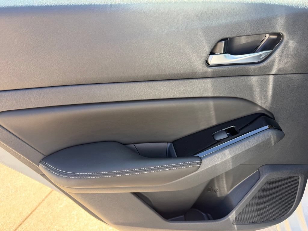 Used 2024 Nissan Altima 2.5 SL FWD image 13
