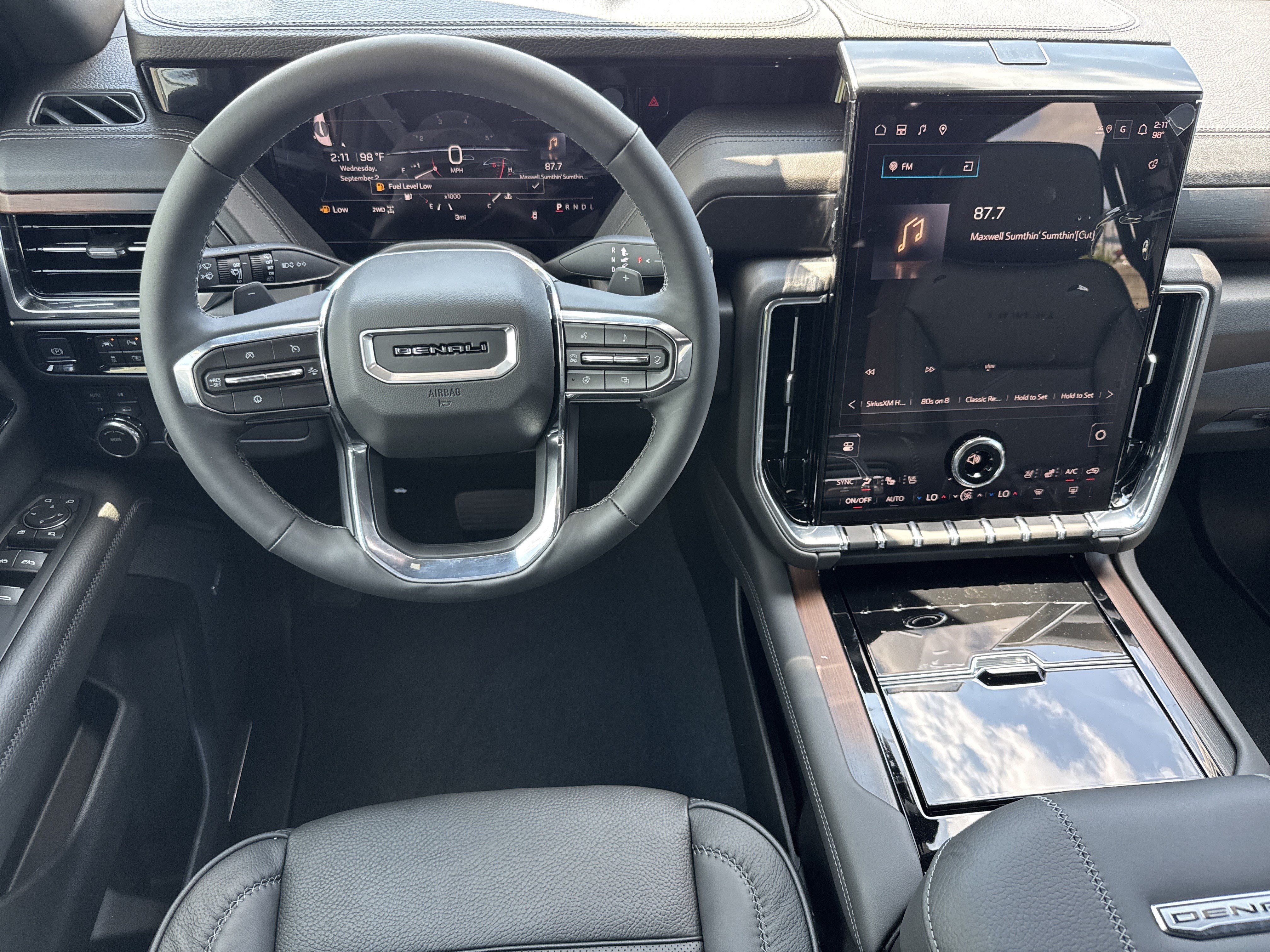New 2026 GMC Yukon XL Denali w/ Sun & Power Step Package AWD/4WD image 18