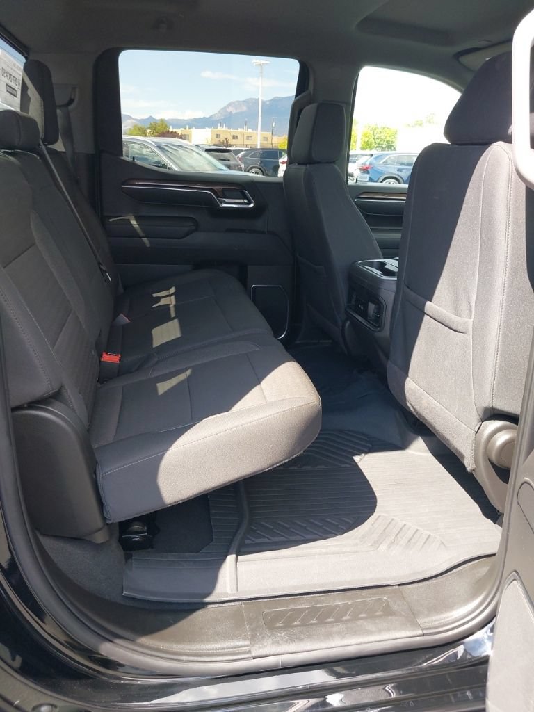 Used 2025 Chevrolet Silverado 1500 LT Trail Boss w/ Convenience Package II AWD/4WD image 11