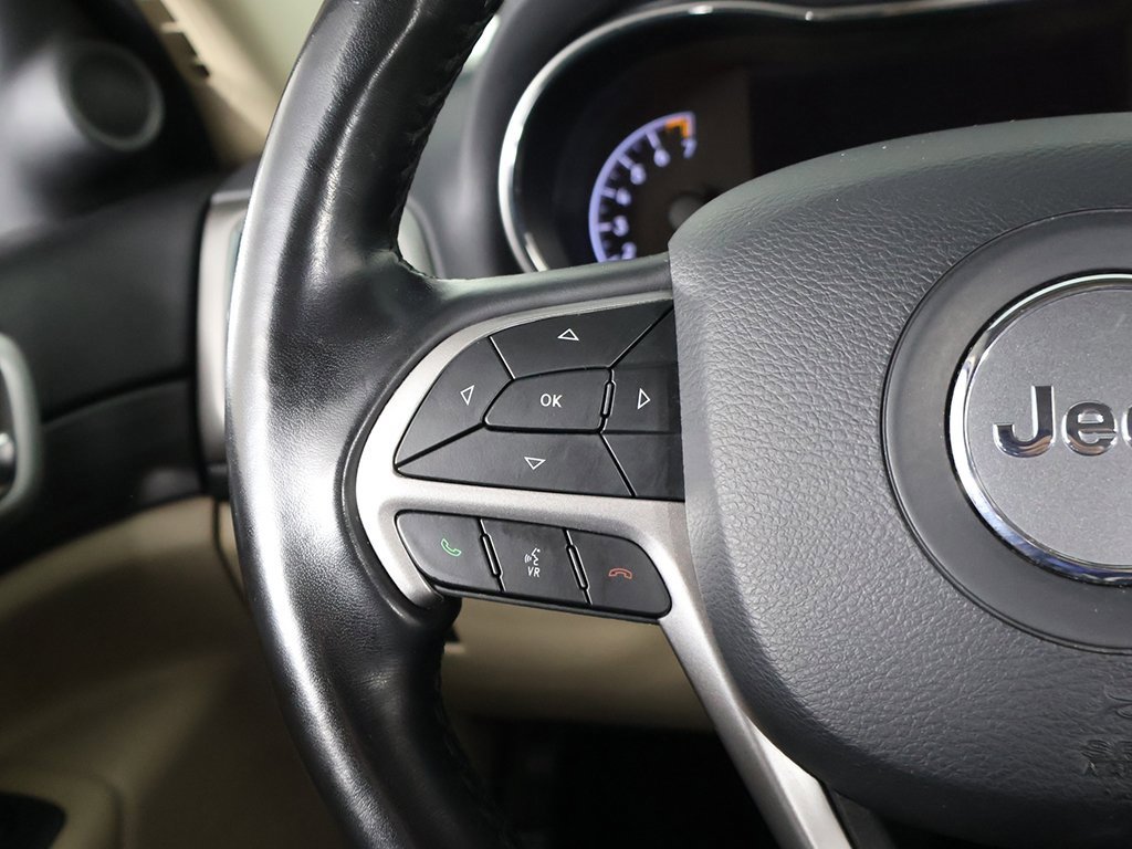 Used 2022 Jeep Grand Cherokee Laredo E image 38