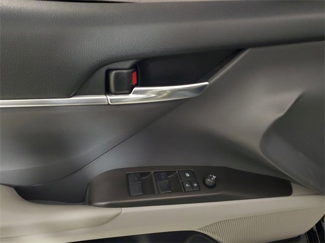 Used 2022 Toyota Camry LE image 17