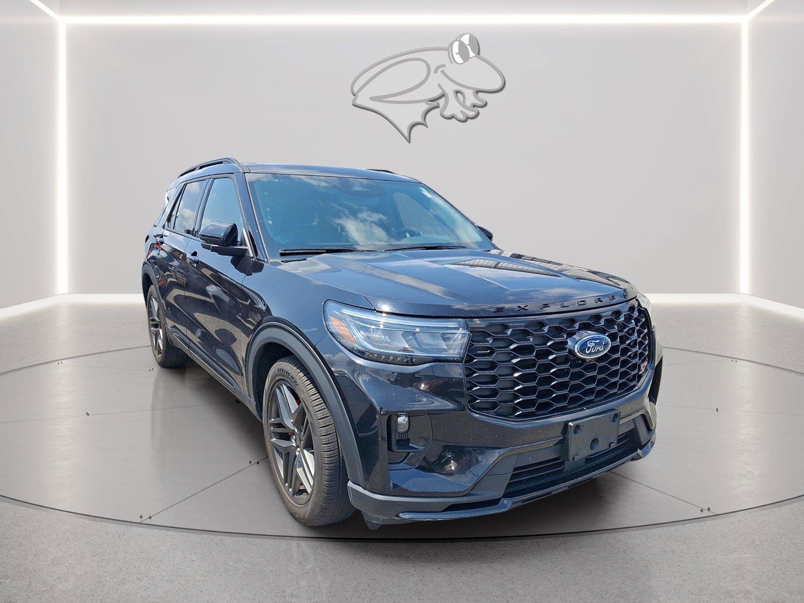 Used 2025 Ford Explorer ST AWD/4WD image 5