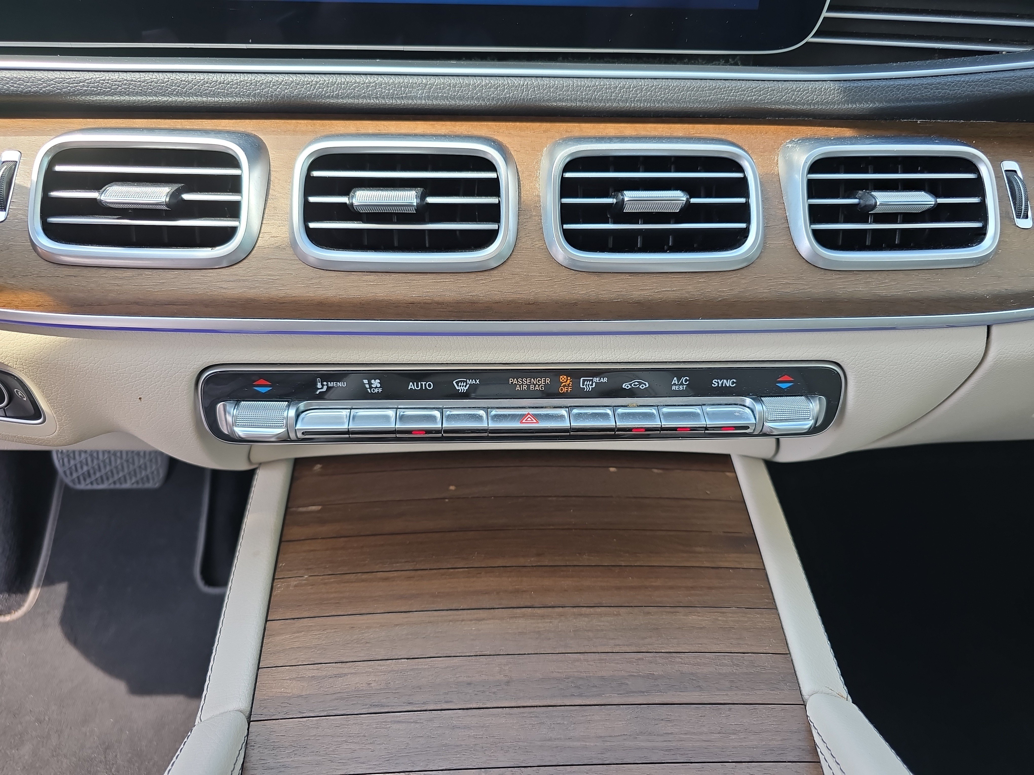 Used 2024 Mercedes-Benz GLE 450 4MATIC image 29