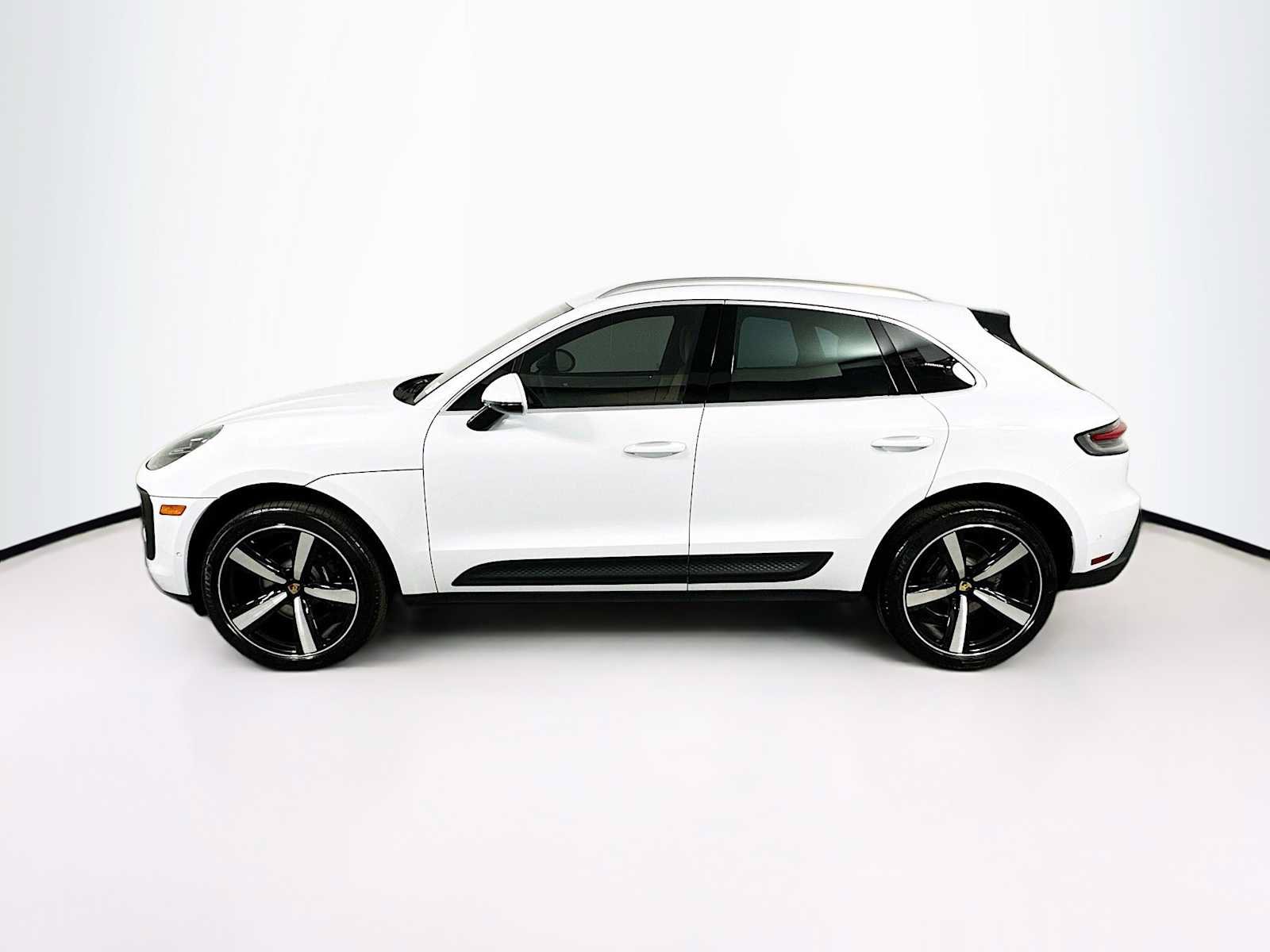 Used 2026 Porsche Macan S AWD/4WD image 2