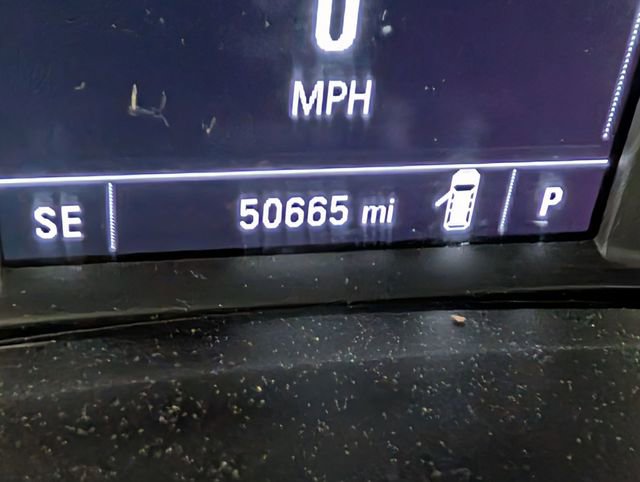 Used 2020 Chevrolet Equinox LS image 18