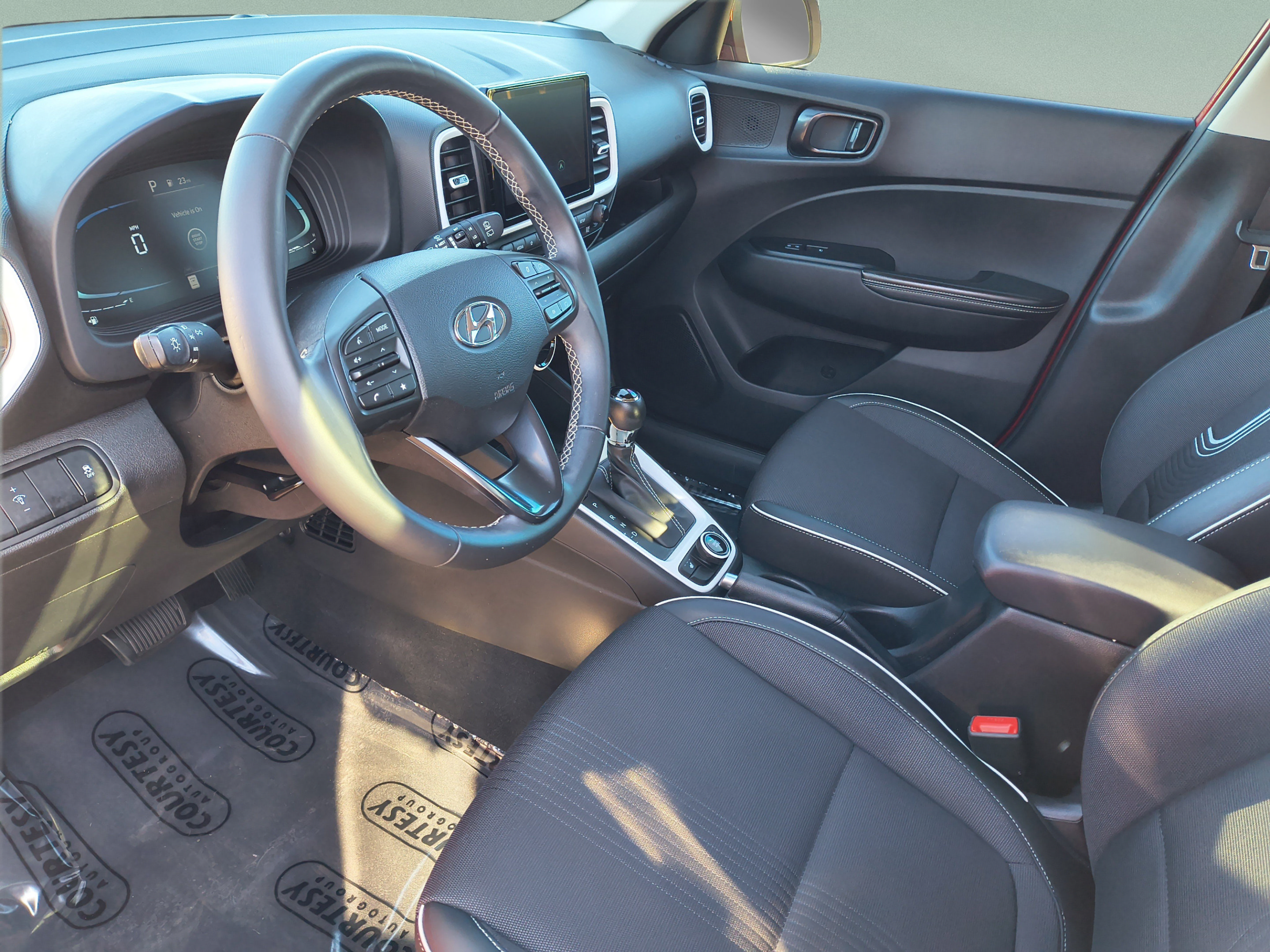 Certified 2023 Hyundai Venue Limited FWD image 16