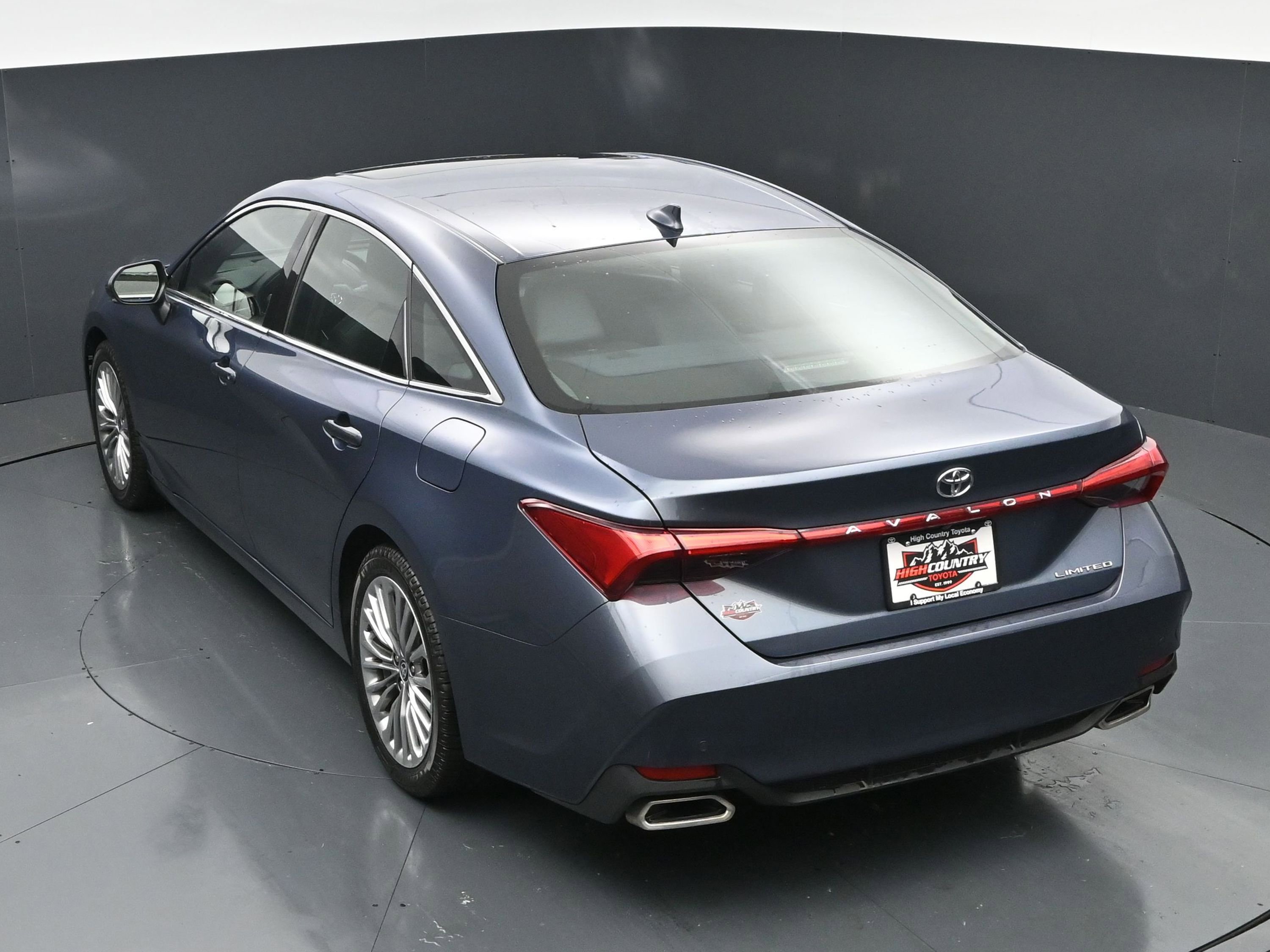 Used 2022 Toyota Avalon Limited w/ Advanced Safety Package FWD image 30