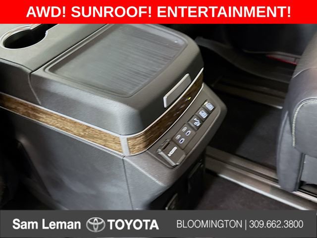 Used 2025 Toyota Sienna Platinum image 28