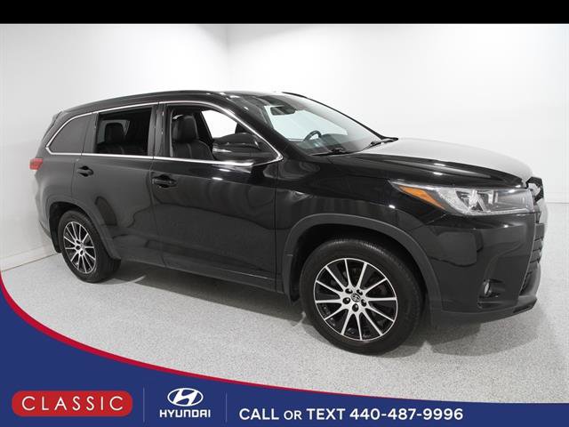 Used 2017 Toyota Highlander SE