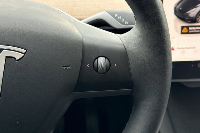 Used 2025 Tesla Model Y Long Range image 30